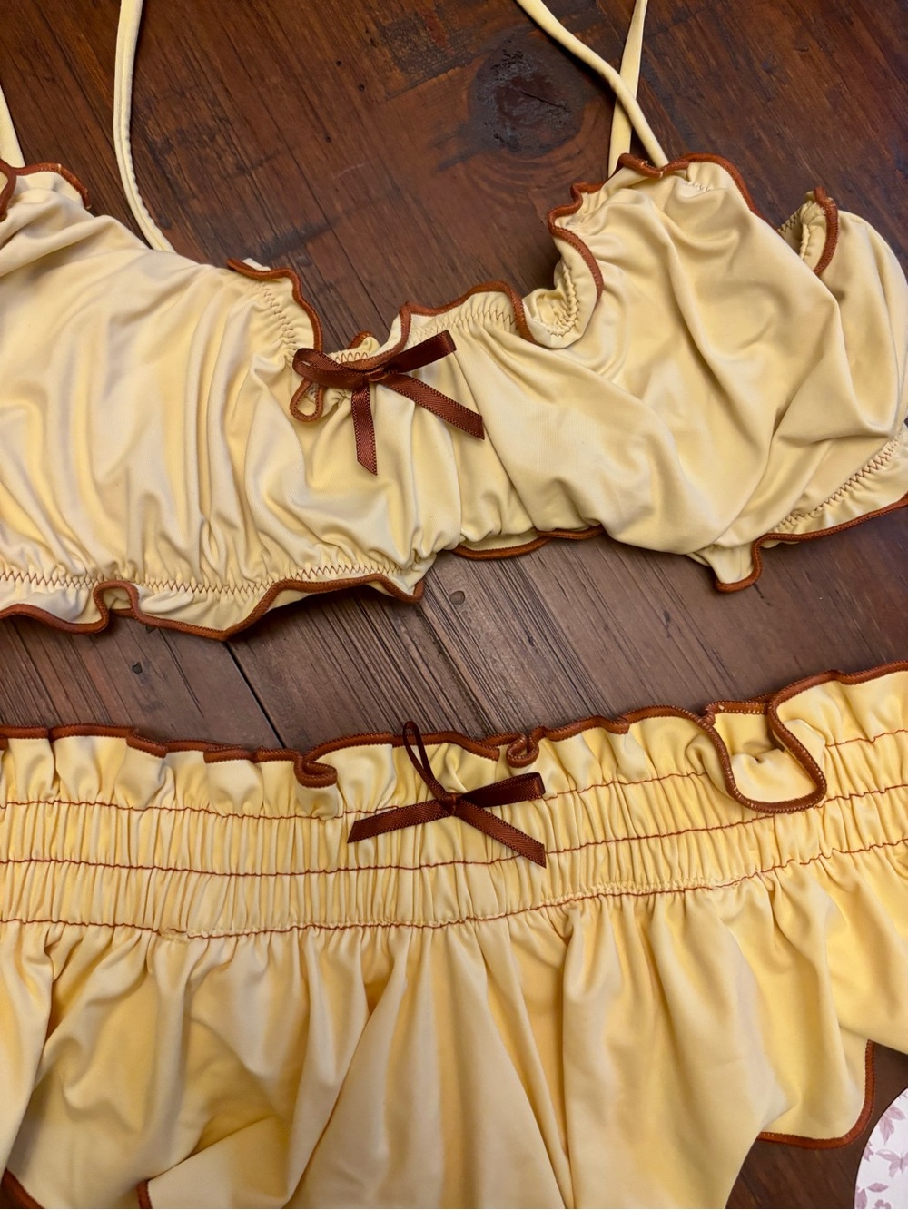 NWT Frankie’s bikinis x Gigi HADID yellow bikini set with brown trim - Picture 2 of 16
